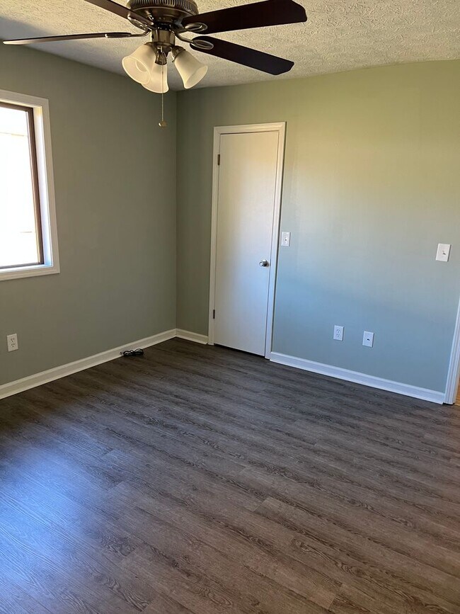 Photo - 97 Evergreen Ln Unidad APT I