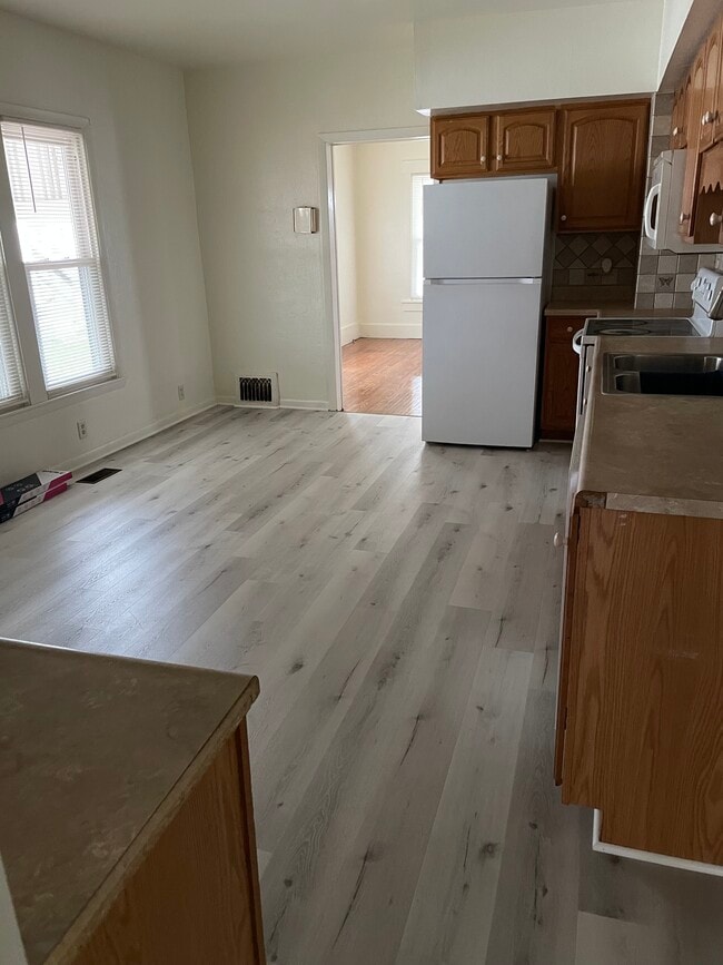 Photo - 106 N Hancock St