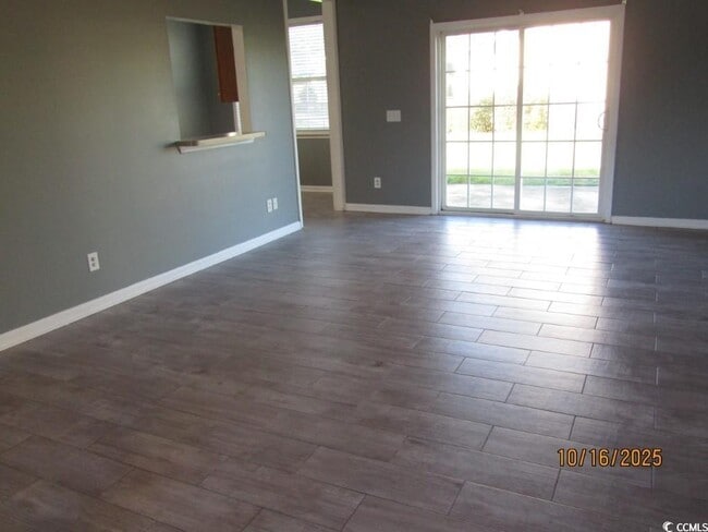 Photo - 1103 Checkerberry St