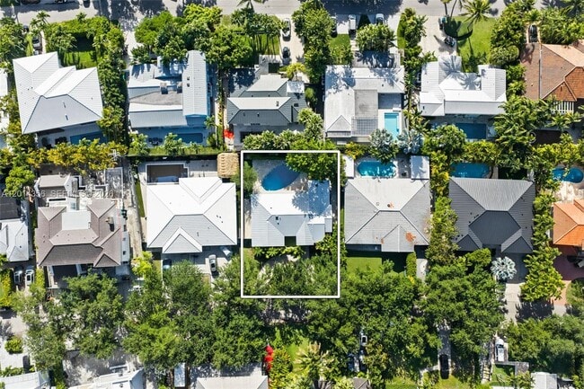 Photo - 512 Warren Ln