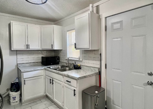 Photo - 847 Marianna St