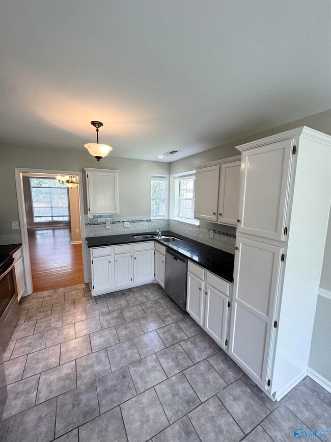 Photo - 102 Sunset Cir