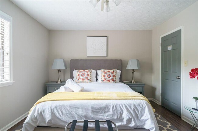 Photo - 942 Cadencia Way SW