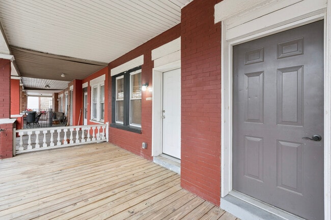 Building Photo - 6020 Catharine St Unit B