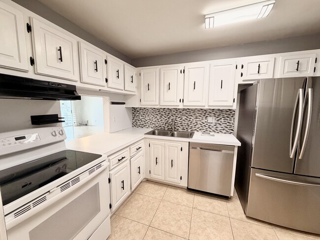 Photo - 120 Lake Evelyn Dr