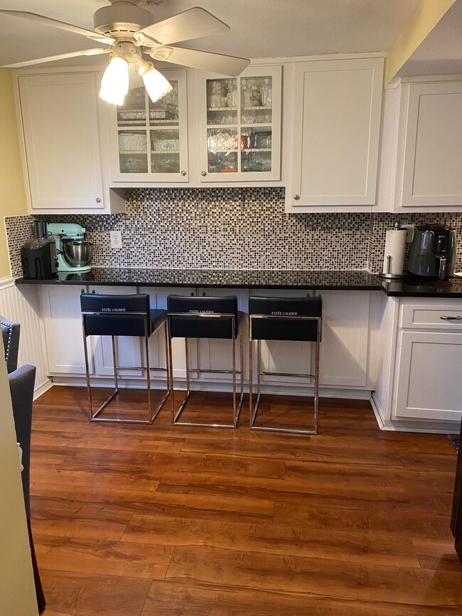 Kitchen Island - 10939 Barrington Ct Unit 39
