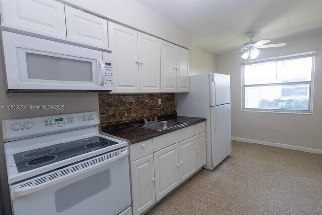 Building Photo - 15980 NE 19th Pl Unit 2 Rental