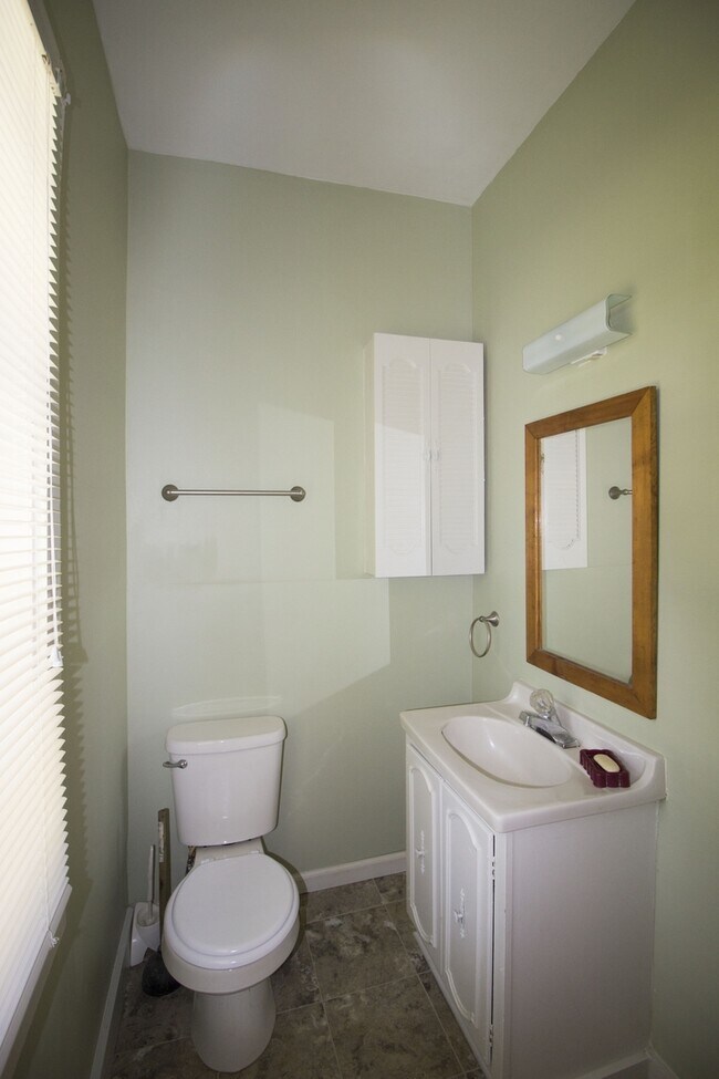 Photo - 133 Country Club Cir Unit B