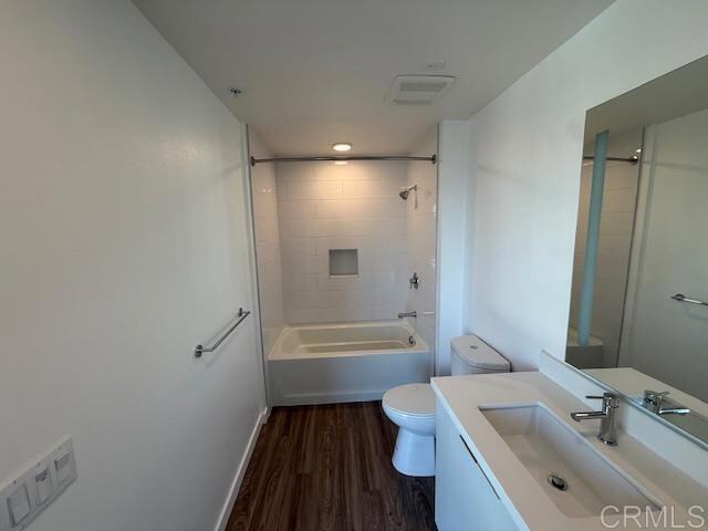 Photo - 5750 Hollywood Blvd Unit 726