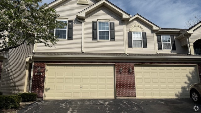 Building Photo - 2305 Sandy Creek Dr Rental