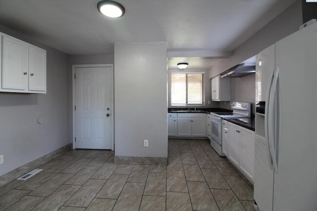 Photo - 3 Bed/1 Bath House in East Kennewick