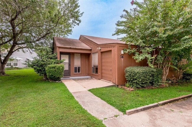 Building Photo - 76 Westwood Dr W Rental