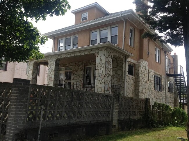 Photo - 3204 22nd St NE Unidad B