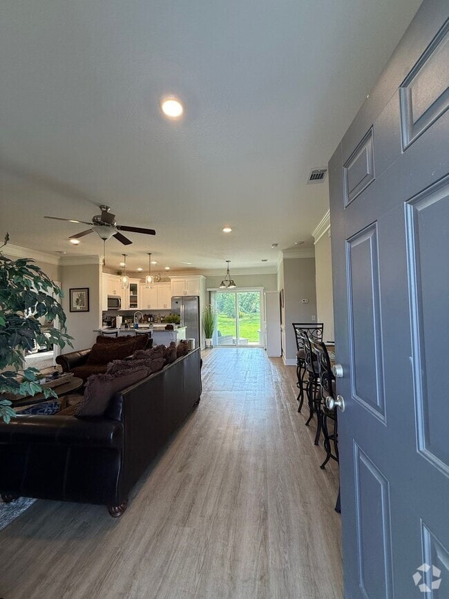 Building Photo - MOVE IN SPECIAL $400.00 OFF FIRST MONTH RE... Rental