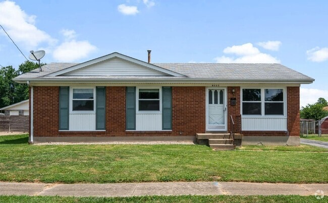 Building Photo - Welcome home to this updated bright and sp...