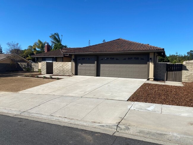 Building Photo - Summerfield Home