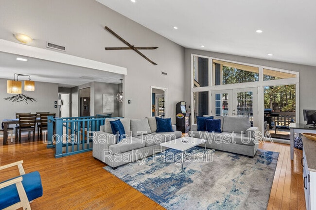 Photo - 1720 N Doral Way Casa