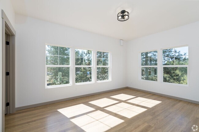 Photo - Beautiful Wandermere area Unit 217