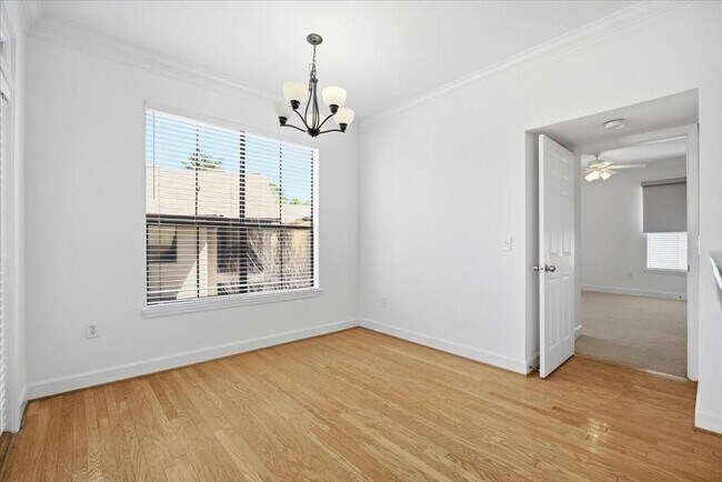 Photo - 3777 Peachtree Rd