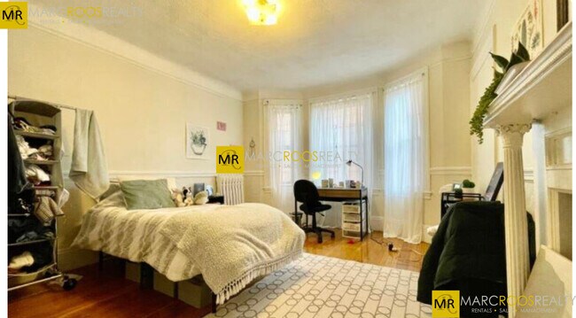 Photo - 54 Babcock St Unit 2