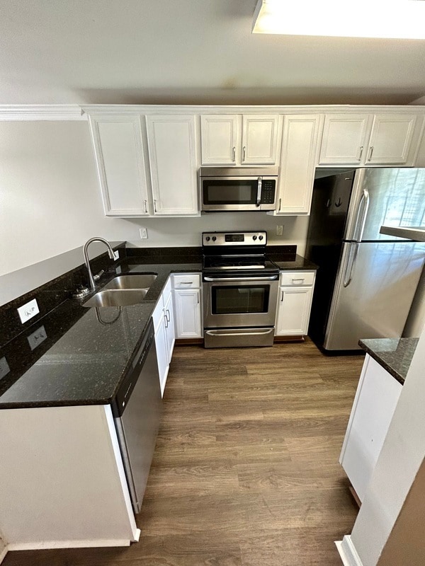 Photo - 1215 Green Oaks Ln