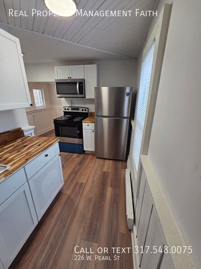 226 W Pearl St