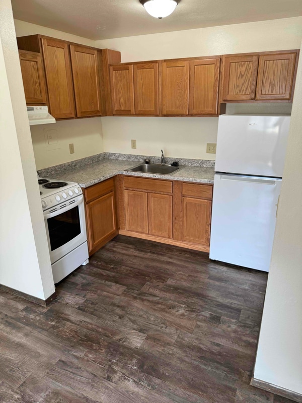 Building Photo - 454 W Dayton St Rental