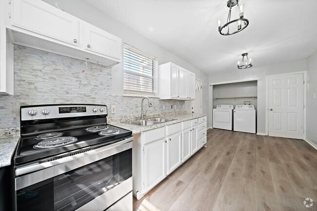 Building Photo - 1012 Broadway Avenue J Unit 3 (bottom back) Rental