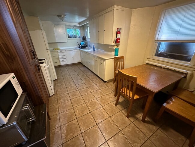 Photo - Brick House Duplex Unidad Downstairs