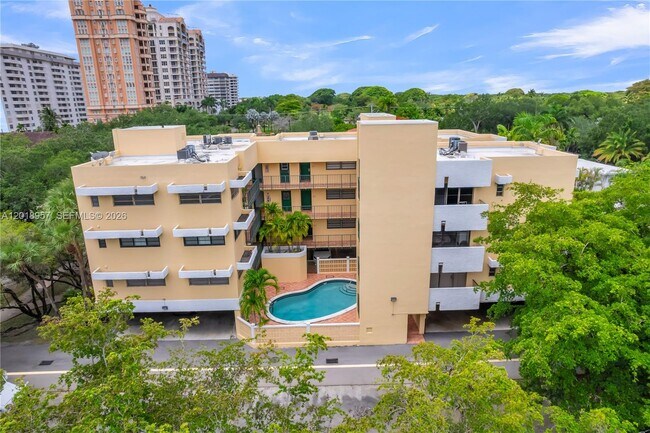 Photo - 525 Coral Way Unit 402
