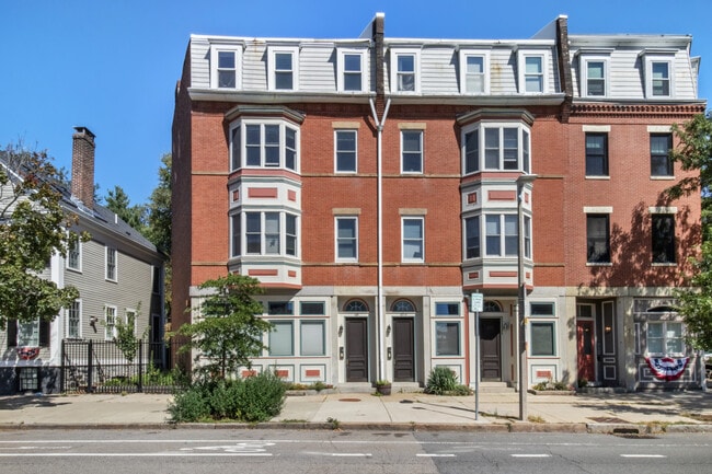 Building Photo - 439 Main St Unit 3 Rental