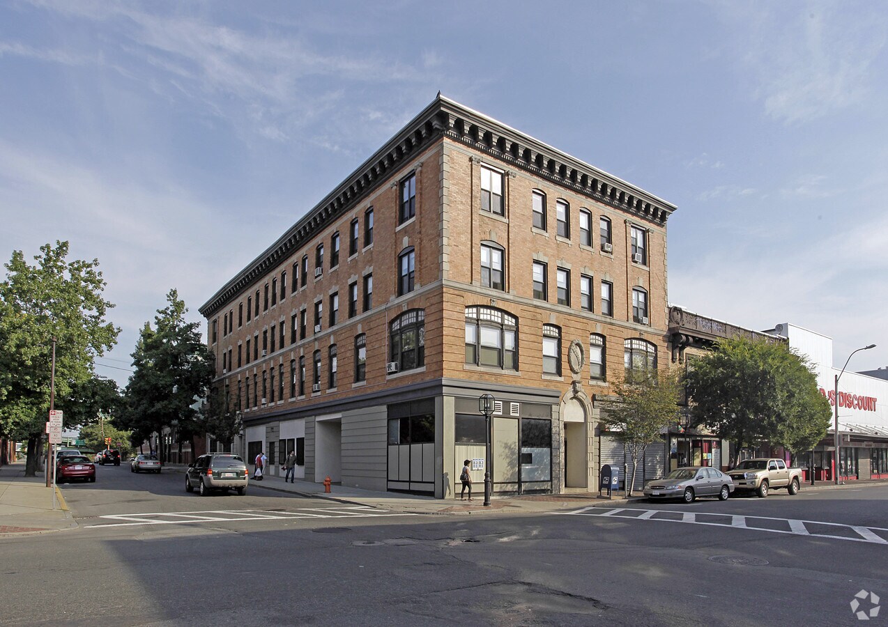 Chelsea Square Apartments - Chelsea Square Apartments