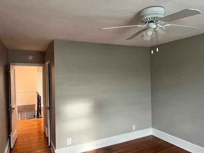 Photo - 1438 Van Kirk St