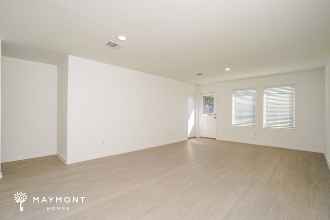 Photo - 10204 Bridgton Mill