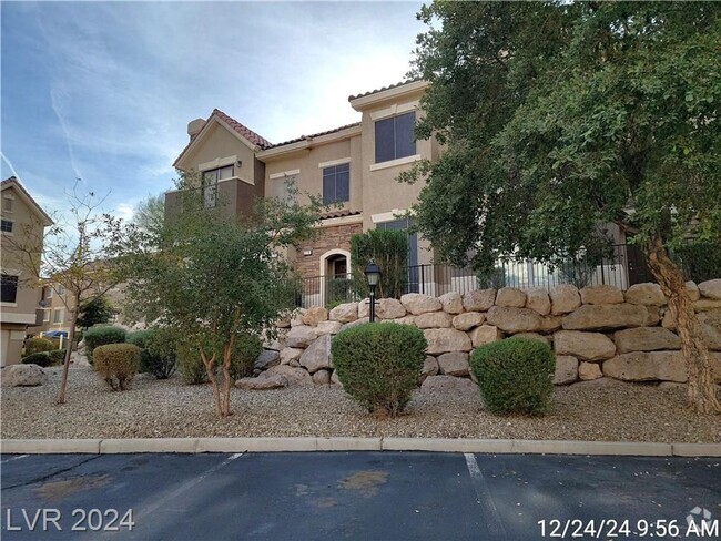 Building Photo - GORGEOUS 3 BED 2.5 BATH GREEN VALLEY TOWNH... Rental