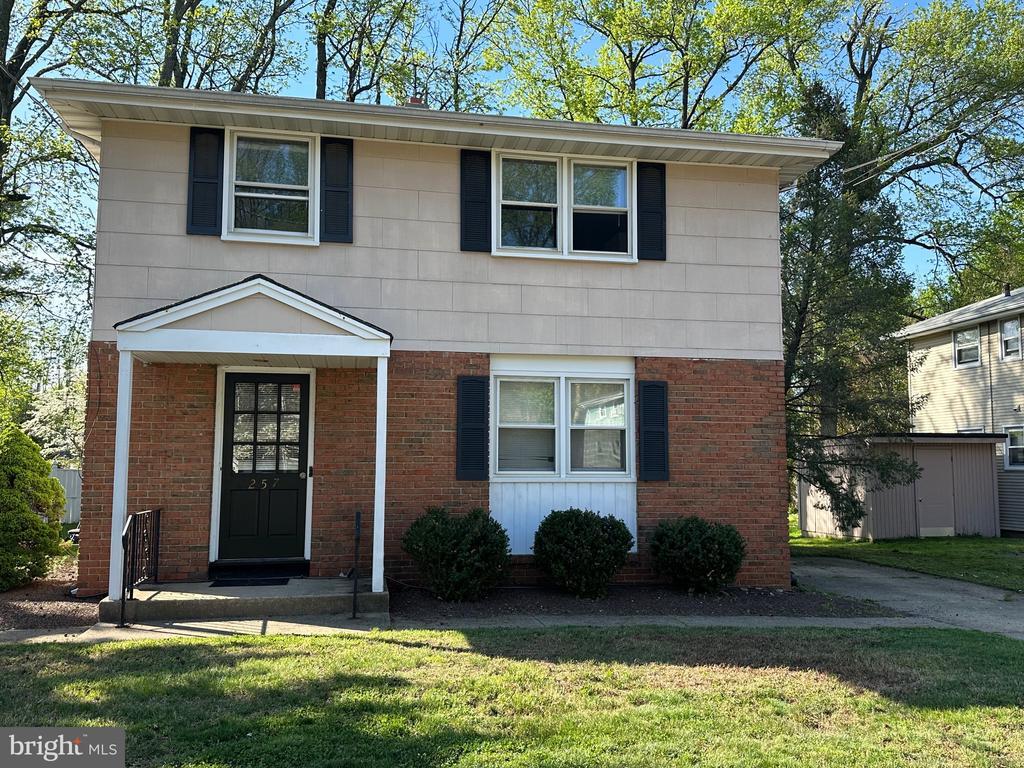 Photo - 257 Evergreen Ave