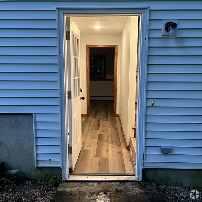 Building Photo - 162 Cedar Swamp Rd Rental