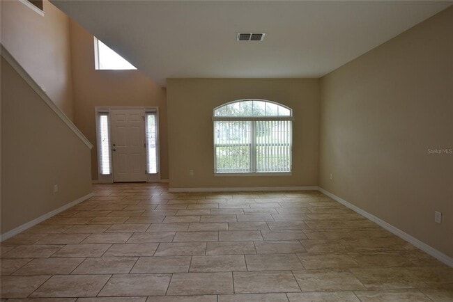 527 Bristol Cir