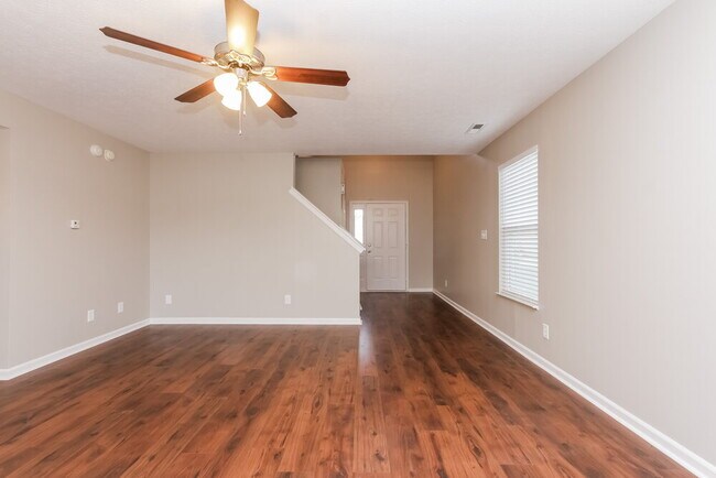 8047 Twin River Dr