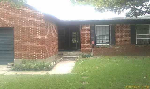 Photo - 2319 Glengariff Dr