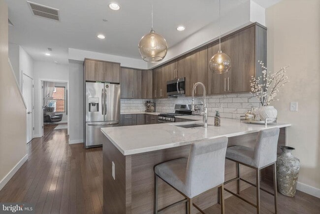 Photo - 1753 N Marshall St Unit 2