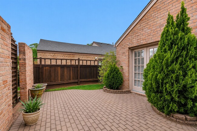 Photo - 11634 Southlake Dr