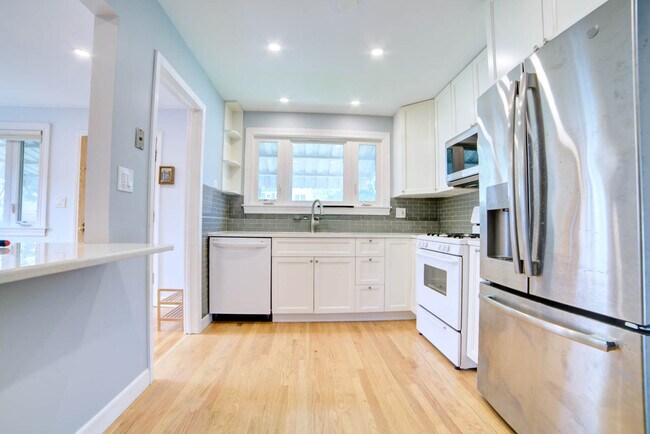 Photo - 9135 Mason Ave House