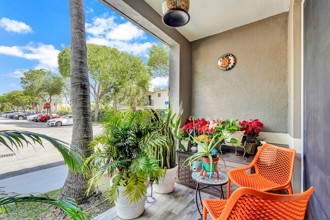 Private Patio - 6801 SW 44th St Unit 101