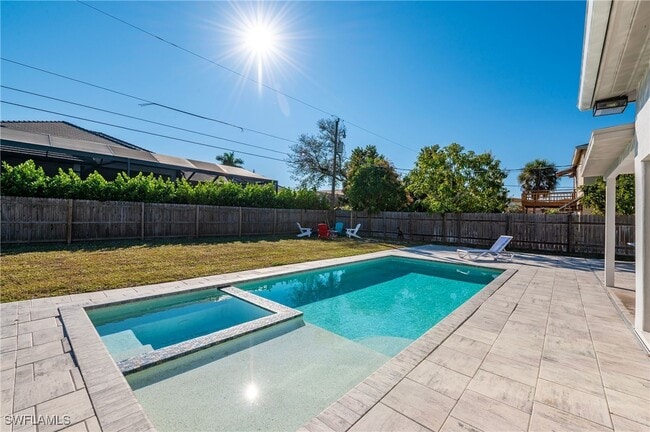 Building Photo - 714 105th Ave N