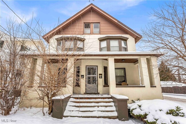 Building Photo - 4102 Brooklyn Ave Unit 4104/Left