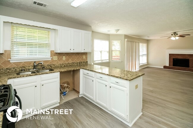 Photo - 8535 Glenwoods Dr