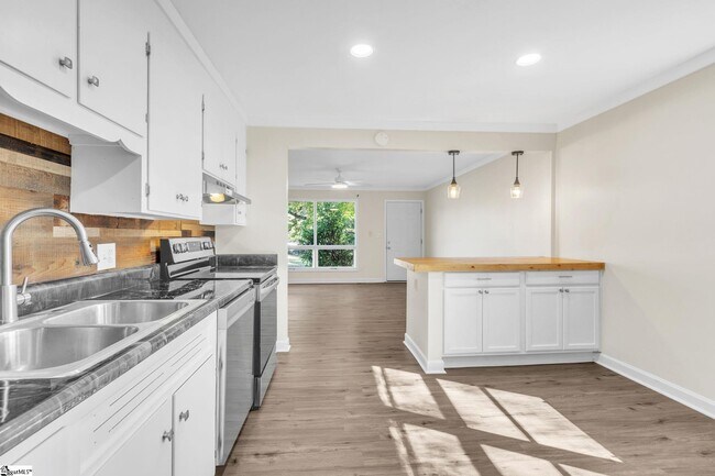 Photo - 10 Cherokee Dr