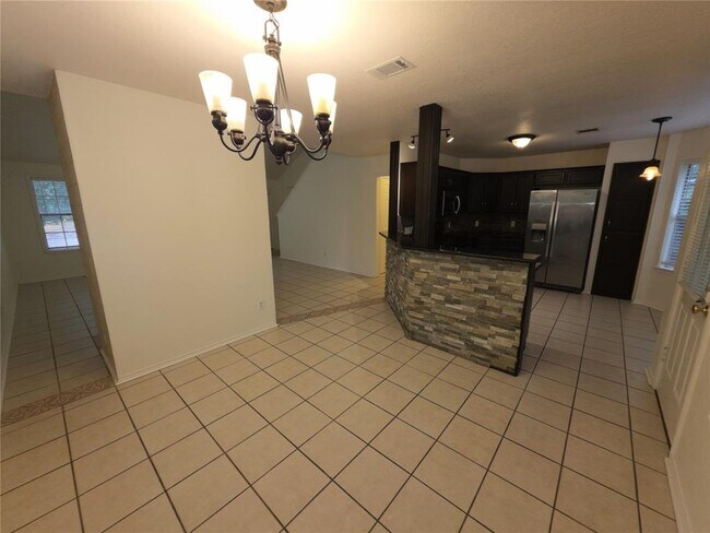 1600 Hollow Tree Blvd
