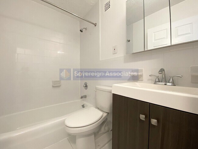 Photo - 3333 Broadway Unit E13H